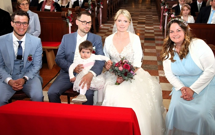 Karin und Martin Wagner-Sojnik mit Tochter Laura und ihren Trauzeugen