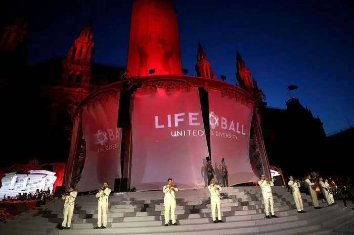 Der 26. Life Ball startete mit Pauken und Trompeten.