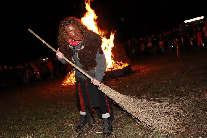 Ziel dieser Veranstaltung war es, den Leuten den ursprünglichen Brauch und den Unterschied zwischen Krampus und Percht näherzubringen.