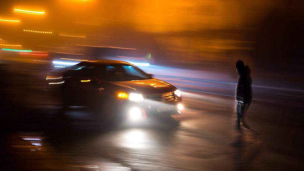 Vor allem bei Dunkelheit müssen Autofahrer besonders aufmerksam sein und die Geschwindigkeit anpassen