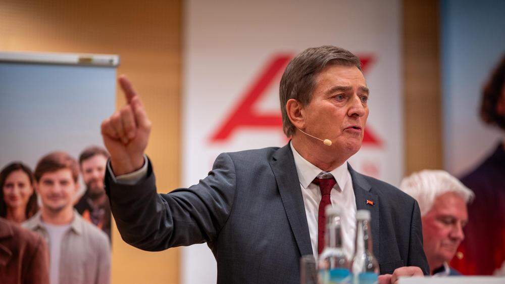 Der alte und der neue AK-Kärnten-Präsident Günther Goach: „Keine Kaufkraft ohne Geld im Börserl“
