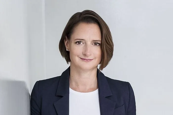 Einsteigerin des Jahres. Smart wird rein elektrisch und stellt auch eine neue Chefin vor: Katrin Adt (46) leitet seit Herbst die Mercedes-Tochter. Vorgängerin Annette Winkler wird Aufsichtsrätin von Mercedes Südafrika.