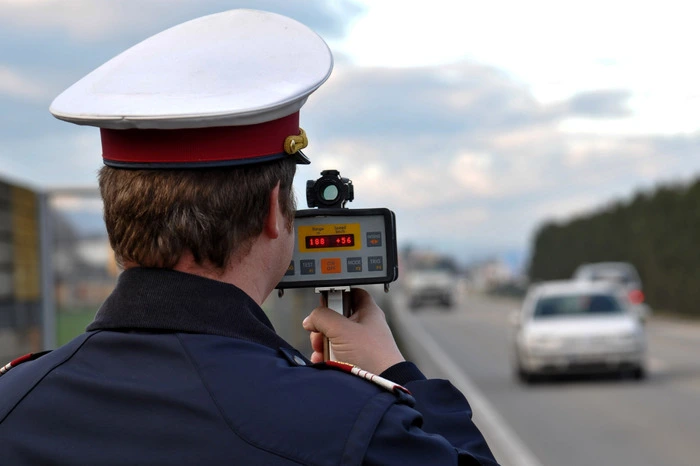 Obwohl eine 50er-Beschränkung auf dem Triebener Tauern nur für Lkw gilt, wurden insgesamt an die 45 Pkw-Fahrer abgestraft. Wer die Anonymverfügung bezahlt hat, bekommt wohl nichts zurück.
