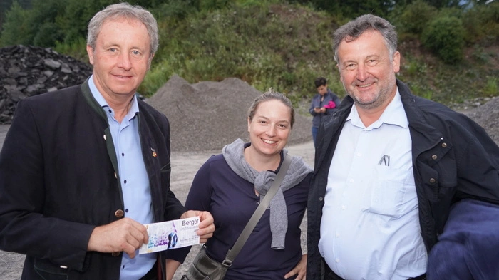 Landtagsabgeordneter Ferdinand Hueter, ORF-Redakteurin Veronika Hofer-Stein, Pfarrer Josef Allmaier  
