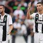 Miralem Pjanic (links) ist Markenbotschafter des Deals zwischen Konami und Juventus Turin. Rechts: Juve-Star Cristiano Ronaldo