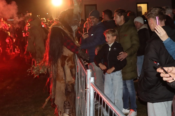 Klicken Sie sich durch die Eindrücke vom Perchtenlauf in Frantschach-St. Gertraud.