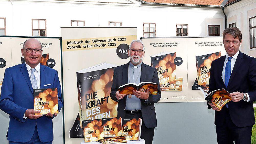 Redakteur Matthias Kapeller, Bischof Marketz und Raiffeisen-Vorstand Georg Messner (Sponsor) v.l.n.r.