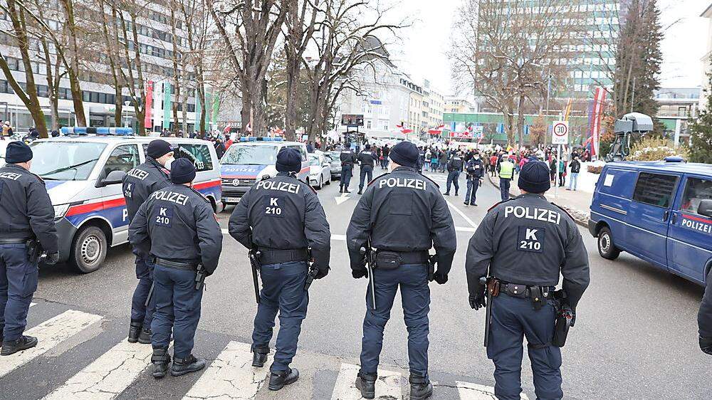 Die zahlreichen Demonstrationen fordern Kärntens Polizisten