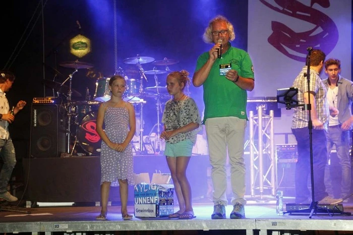 Höhepunkt des Brunnenfestes war das große Gewinnspiel, wo ein 1.000 Euro Reisegutschein lockte.
