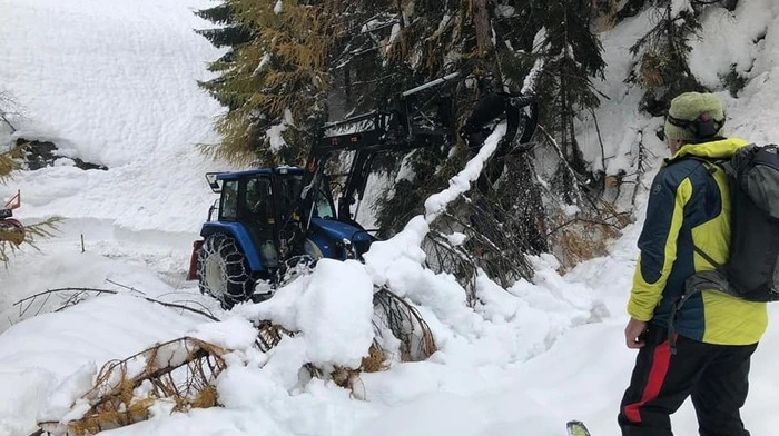 Neben Schneebruch, sind in Oberkärnten auch viele Forstwege arg in Mitleidenschaft gezogen worden. Die Funktion der Schutzwälder ist teilweise nicht mehr gegeben. Das Beseitigen der Bäume passierte unmittelbar nach den Schneefällen nur im Beisein eines Mitglieds der Lawinenkommission.