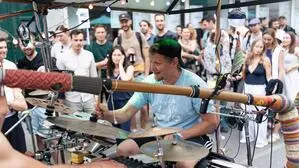 Die „Freak Bike Youngsters“ (FBY) gehören mit ihrem Musikfahrrad auch fest zum „Lendwirbel“ dazu