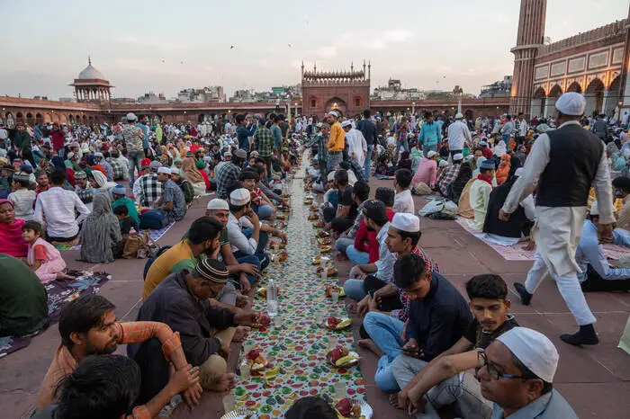 Gemeinsames Fastenbrechen in Delhi, Indien