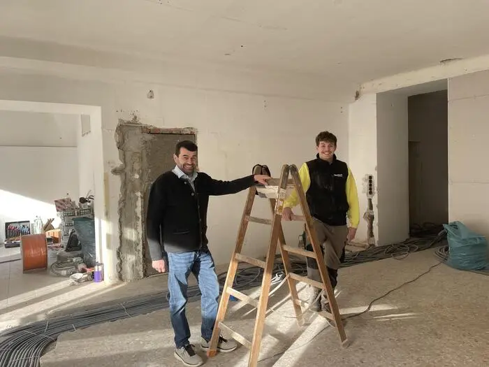 Gottfried Kogler und Sohn Christian in den Räumen, die ab Juli von der Grazer Wechselseitige bezogen werden