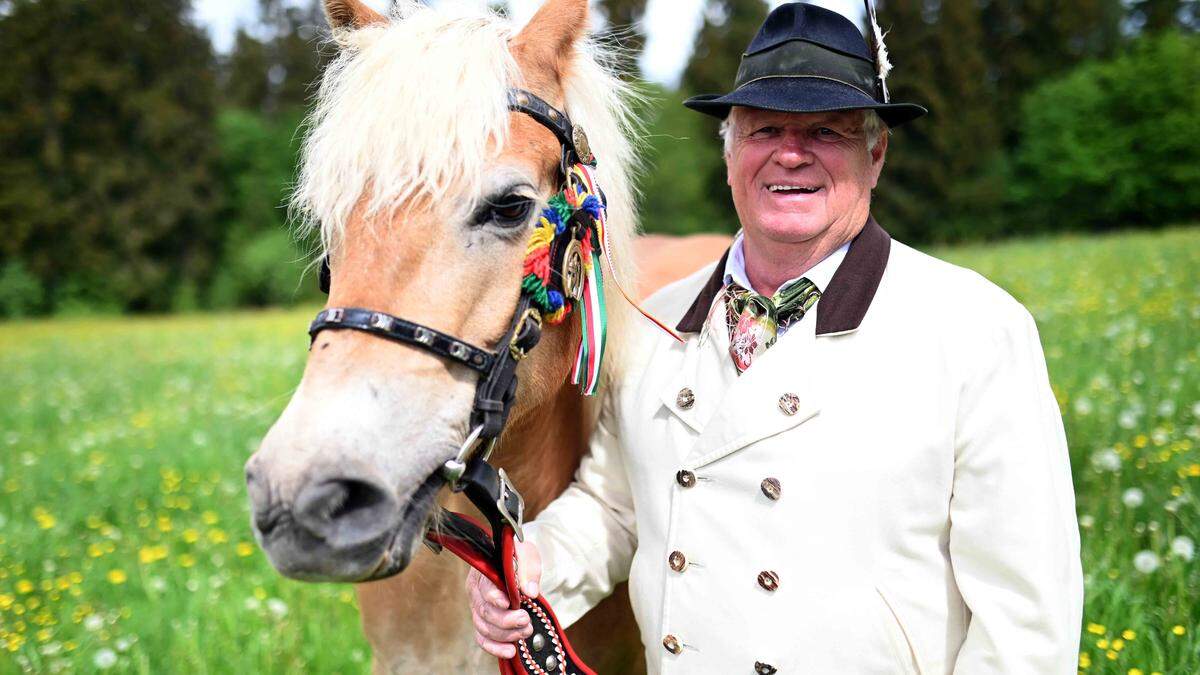 Peter Trampitsch ist heuer mit seiner Stute &quot;Pinky&quot; beim Kranzlreiten mitdabei