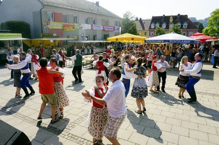 ...verwandelten den Hauptplatz in eine einzigartige Bühne.