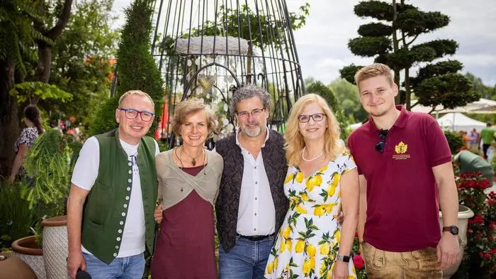 Vier Tage lang erblühte alles im Besucherzentrum Grottenhof bei der fünften Gartenschau Südsteiermark. Veranstaltet von Manfred Plansak konnten die Gäste Swimmingpools, einen angelegten Teich, zahlreiche Blumen, Bäume und Sträucher bestaunen.