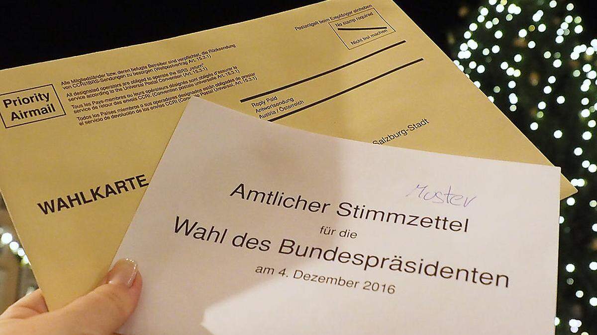 Zur Stunde werden Briefwahlstimmen ausgezählt