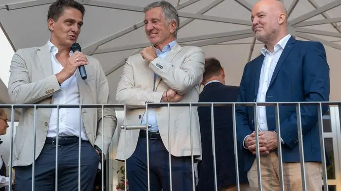 Sägeindustrie-Sprecher Markus Schmölzer, Messepräsident Harald Kogler und Messegeschäftsführer Bernhard Erler bei der Ansprache