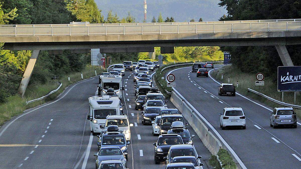 Schon am vergangenen Wochenende kam es in Richtung Slowenien zu Wartezeiten