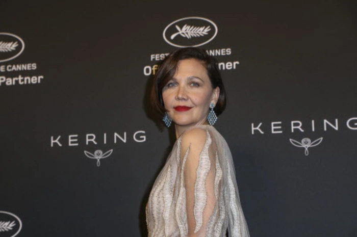 Echten Old-School-Chic zeigte zum selben Anlass auch Schauspielerin Maggie Gyllenhaal.