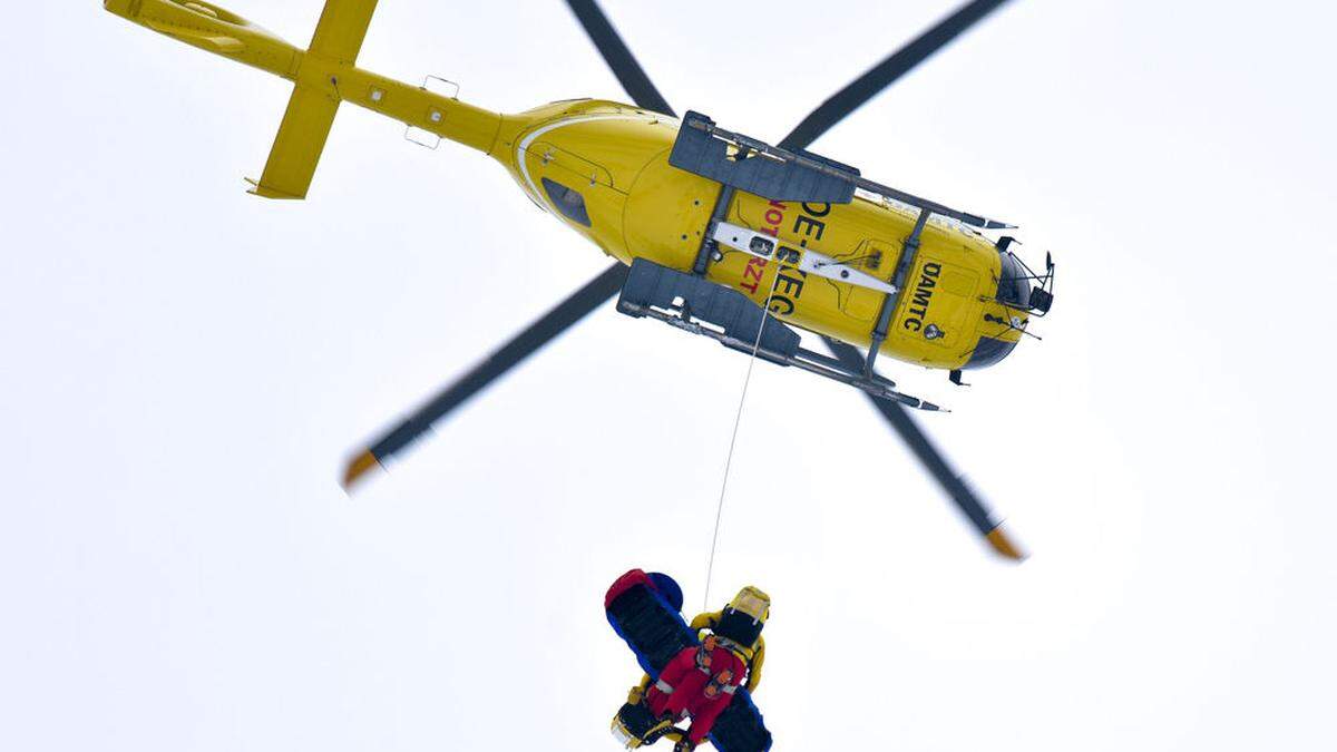 Köll wurde mit dem Rettungshubschrauber abtransportiert