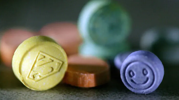 Mehrere Ecstasy-Tabletten hatte die 15-Jährige geschluckt