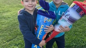 Zwillinge Felix und Arthur