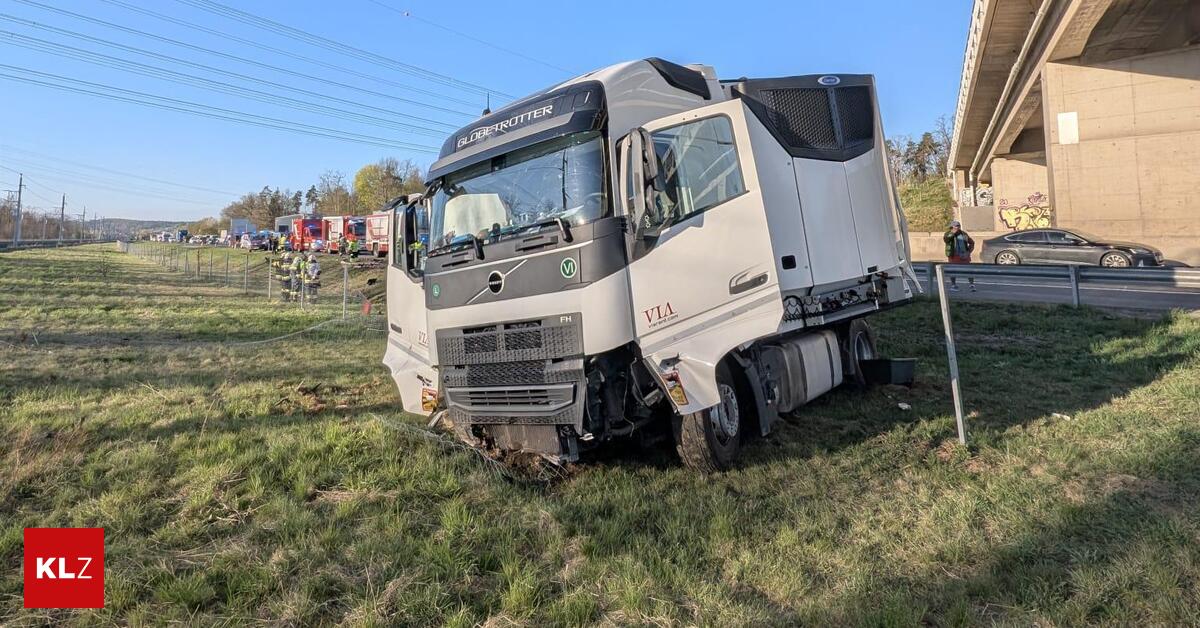 Lenker-vermied-Auffahrunfall-auf-A-9-Lkw-durchbrach-Leitschiene