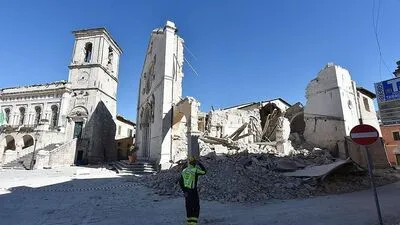 Die völlig zerstörte Basilika des Heiligen Benedikts in Norcia