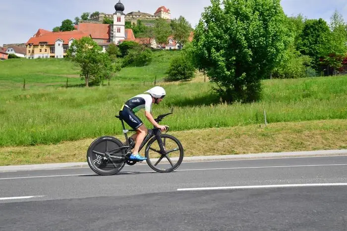 Christian Haas legte mit einer neuen Bestzeit auf der Radstrecke die Basis für seinen Sieg