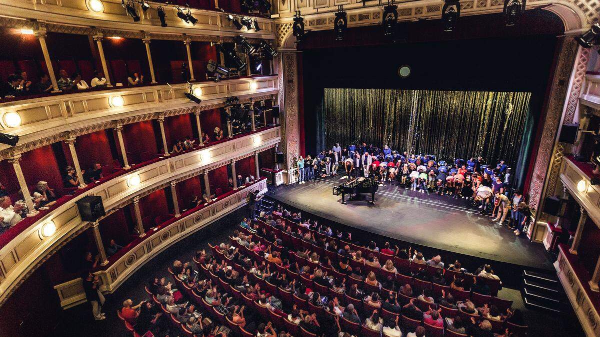 Das Schauspielhaus Graz ist neben der Oper, dem Next Liberty, den Kasematten und dem Orpheum Teil der Bühnen Graz