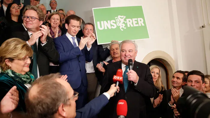 "Heute ist ein Tag der Freude und der Dankbarkeit", sagte er in einer ersten Reaktion in der ÖVP-Zentrale von Bundesobmann Sebastian Kurz und steirischen Spitzenfunktionären flankiert.