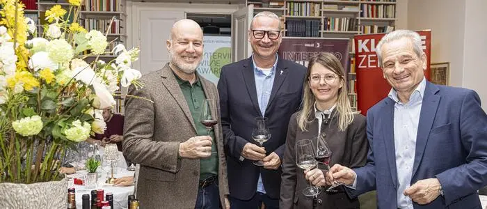 Freuten sich über den gelungenen Auftakt: Messe-Geschäftsführer Bernhard Erler, Präsident Klaus Gürtler vom Kärntner Sommelierverein, Christina Maltschnig vom Kärntner Weinbauverband und Zeremonienmeister Horst Wild (von links)