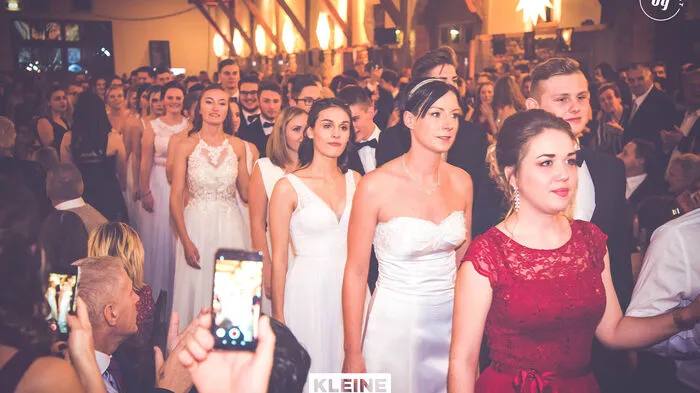 Am Samstag feierten die Maturanten der BAFEP &amp; Bulme in der Seifenfabrik unter dem Motto "Life is a Highway - next stop: Matura" einern wunderbaren Maturaball. Klicken Sie sich durch die Bildergalerie!