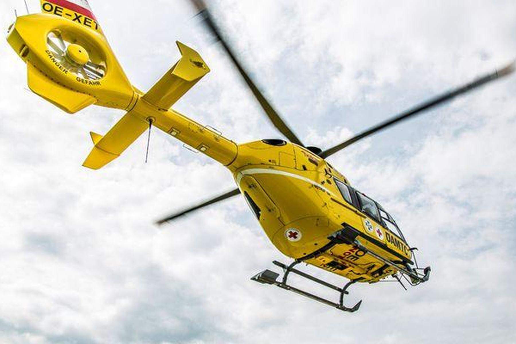 Hubschrauber-Bergung: Wanderer in Kärnten 20 Meter abgestürzt und schwer verletzt