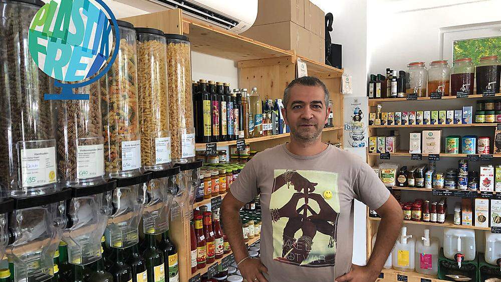 Radomir Kovacic in seinem plastikfreien Geschäft