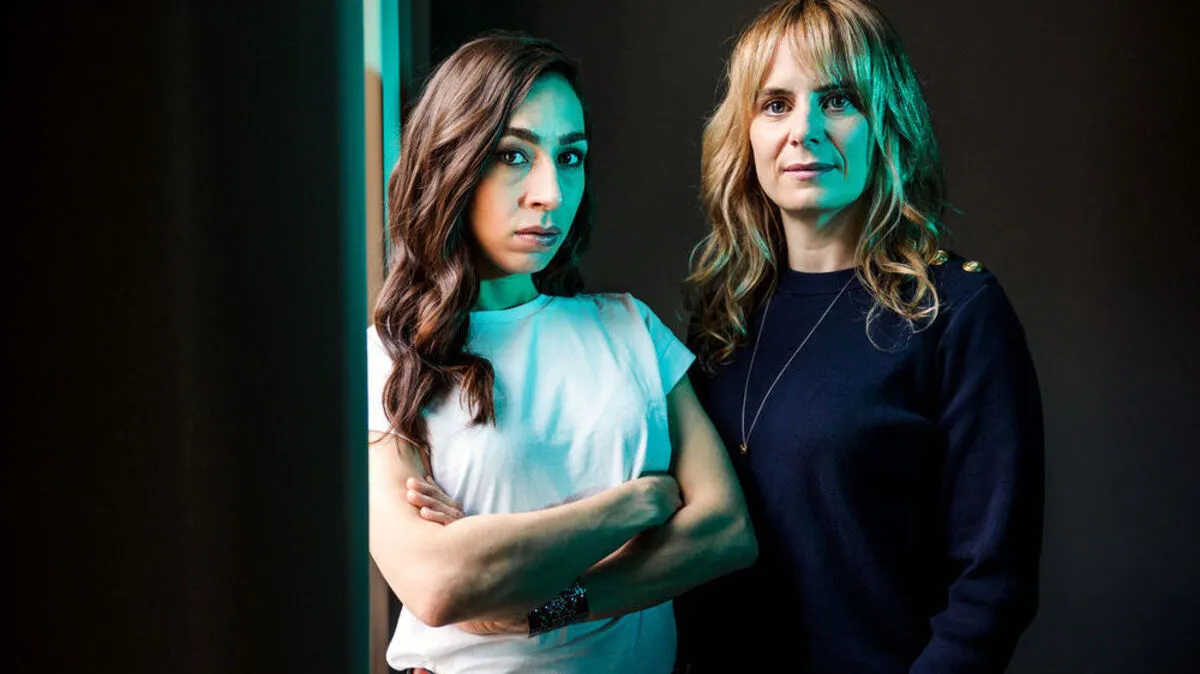 Die beiden Kommissarinnen Isabelle Grandjean (Anna Pieri Zuercher, rechts) und Tessa Ott (Carol Schuler) ermitteln in ihrem zweiten Fall.
