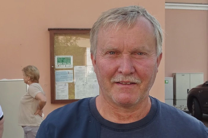 Johann Leiner aus Dörfl (Mitterdorf/Raab): "Zur Wahl gehe ich, da ich mitbestimmen möchte. Angst habe ich vor Corona nicht, hier im Wahllokal im Gemeindeamt ist auch der Coronaschutz vorbildlich - mit Einbahnsystem. Ich erwarte ein knappe Entscheidung, da diesmal statt bisher zwei vier Parteien antreten."