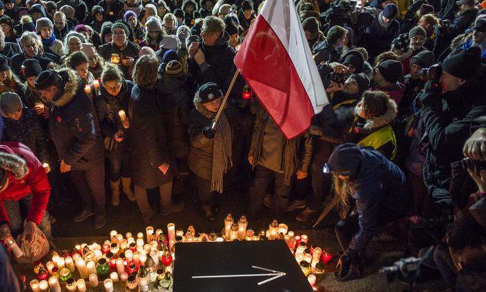 Trauerfeier für den ermordeten Bürgermeister von Danzig, Pawel Adamowicz 