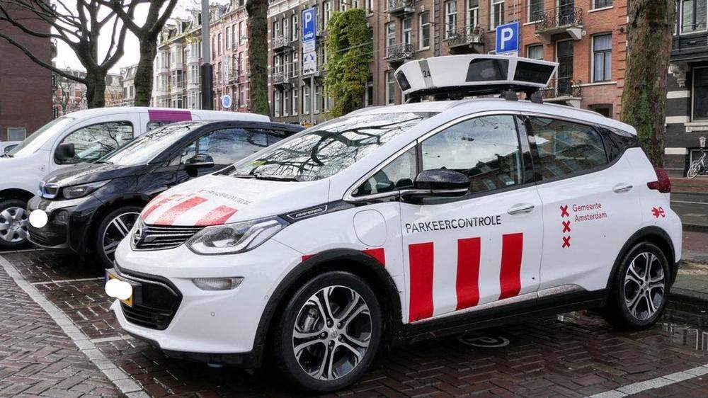 Amsterdam: Solche Scan-Autos &quot;lesen&quot; die Kennzeichen der geparkten Fahrzeuge