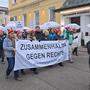 Demonstranten gegen rechts in Ried | Die „Omas gegen Rechts“ riefen zum Protest gegen die FPÖ