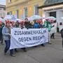 Demonstranten gegen rechts in Ried | Die „Omas gegen Rechts“ riefen zum Protest gegen die FPÖ