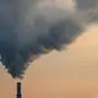 ARCHIV - 21.11.2018, ---: Rauch steigt aus dem Kraftwerk auf. In dem Kraftwerk wird Mll verbrannt. (zu dpa: "Klimaschutz-Index: Schlechte Noten fr Deutschland" ) Foto: Sebastian Gollnow/dpa +++ dpa-Bildfunk +++