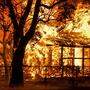 Ein Haus in Middletown, Kalifornien, wird ein Raub der Flammen