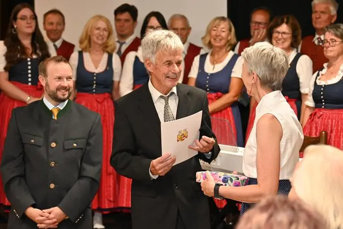 Hans Müller erhielt die Ehrung zum Botschafter der Volkskultur.