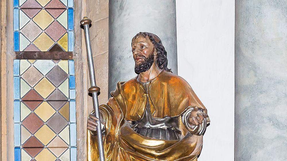 Die Statue des heiligen Jakobus in der Stadtpfarrkirche