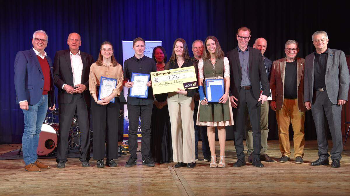 Reinhart Rohr, Rudi Dijak (Rotary), Anna-Maria Steiner, Jonas Enzi, Hui-Wen Wernig-Chang, Michelle Maier, Andreas Weber, Sarah Steiner, Walter Grechenig, Viktor Huditz, Erwin Kapeller (Rotary), Bügermeister Harald Haberle