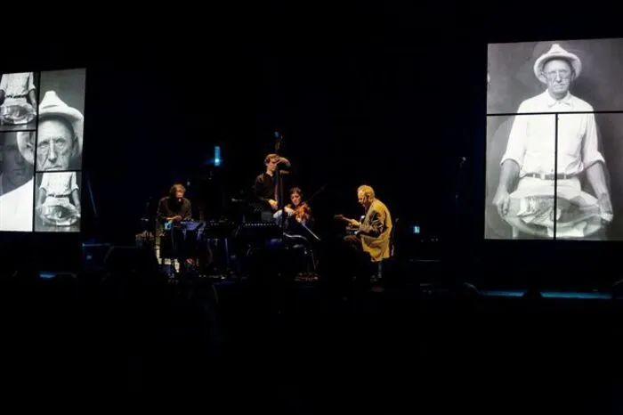 Bill Frisell mit seinem Disfarmer Project im Kunsthaus Weiz anno 2011