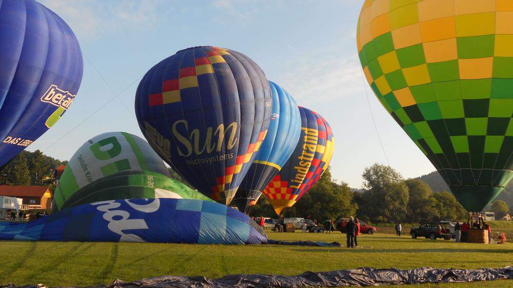 Über 20 Ballone erobern bei der Südsteirischen Himmelfahrt den Luftraum überm Sulmtal