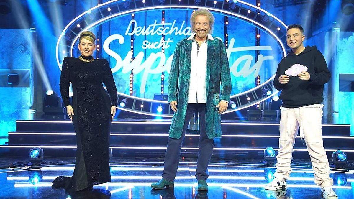 Thomas Gottschalk  zwischen Sängerin Maite Kelly und Social-Media-Star Mike Singer